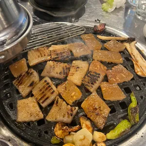 돈이랑으뜸참숯 사진