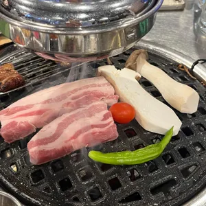 돈이랑으뜸참숯 대표 사진