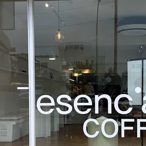 에센시아 리뷰 사진