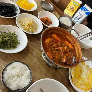 엄마네 돼지찌개 대표 사진