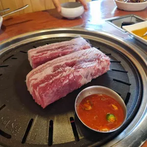 고기굽는남자 사진