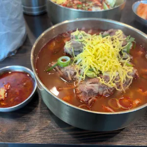 평이담백뼈칼국수 사진