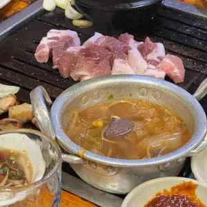 고바우덩어리생고기 사진