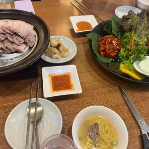 원할머니 국수보쌈 사진