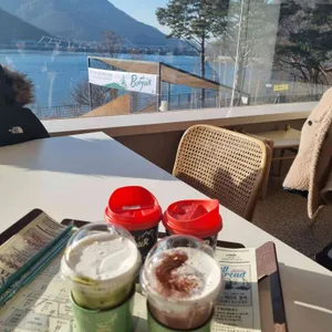 봉주르스퀘어 리뷰 사진