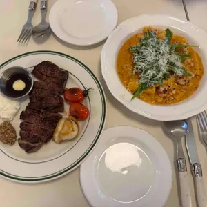 코모도 테이블 사진 1