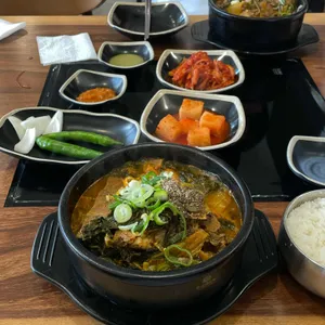 완뚝감자탕 사진