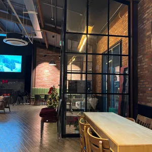 디퍼런트카페앤바 리뷰 사진