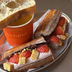 악토버 베이커리 리뷰 사진