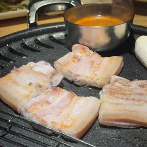 초필살돼지구이 사진