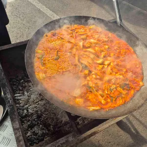 흥부네솥뚜껑닭볶음탕 리뷰 사진