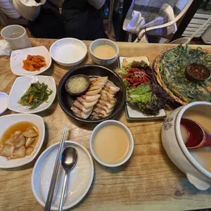 택대리네 인사동마늘보쌈 대표 사진