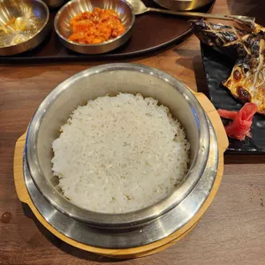 정백어가 블랙 대표 사진