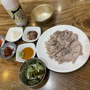 1등 뼈해장국 돼지국밥 밥집 술집 오뎅바 대표 사진