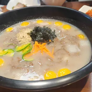 벚골도토리막국수 사진