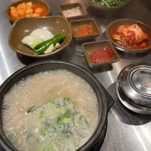 수변최고돼지국밥 사진 1