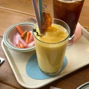 거루캥테이블 사진