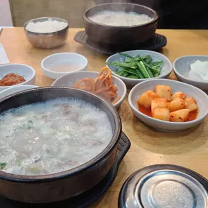 복돈이가마솥순대국 사진