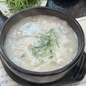 장군돼지국밥 사진 1