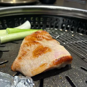 깍뚝돼지 대표 사진