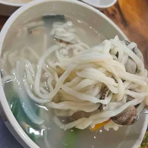 명동조개구이칼국수 사진