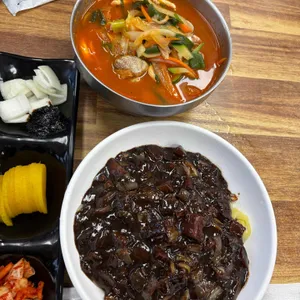 금생춘 대표 사진