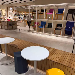 인더매스 시즌스 대표 사진