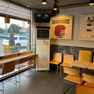 롯데리아 대표 사진