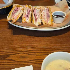 캐롤스 대표 사진