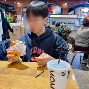 맘스터치 대표 사진