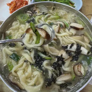 버섯칼국수 사진