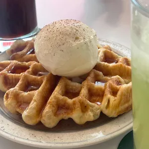 투헌드레드 사진