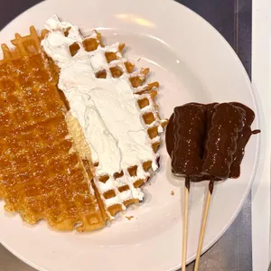 애슐리퀸즈 사진