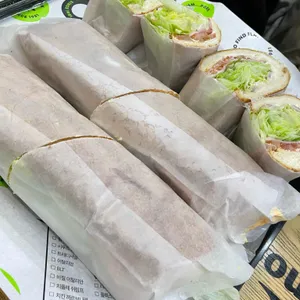 퀴즈노스 리뷰 사진