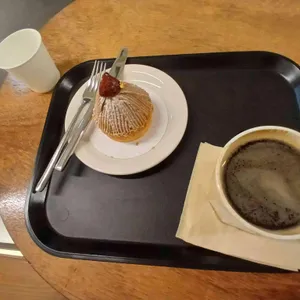 라운드앤드 리뷰 사진