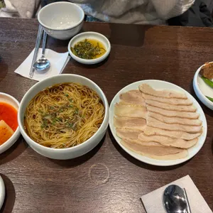 엄용백 돼지국밥 사진