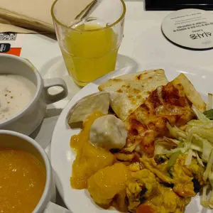 애슐리퀸즈 사진