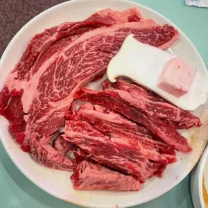 꾸석지돌판한우 사진