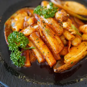 더 가즈믹 테이블 사진