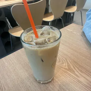 로스티드 바이 사진