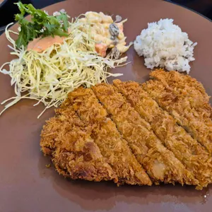 빠빠킹돈까스 쫄면구역 사진