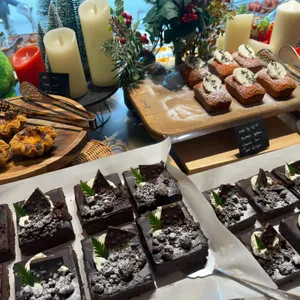 오퍼 카페 리뷰 사진