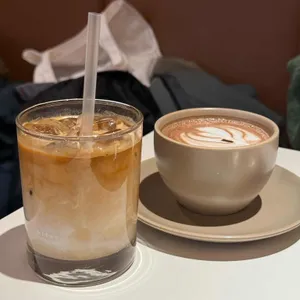 오퍼 카페 리뷰 사진