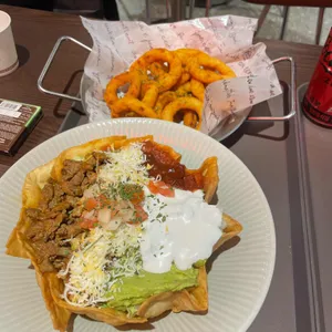 샐러드로우앤트라타 사진 1