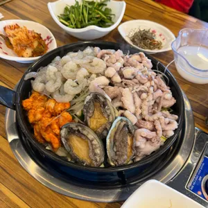 명품물회 사진 1