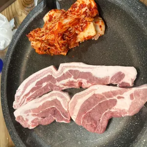 중앙삼겹시대 사진 1