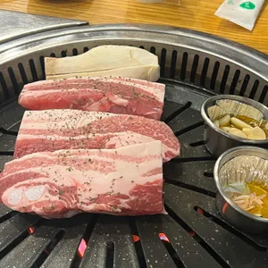 고기밥상 사진