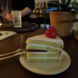 베이스먼트 사진 1