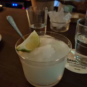 베이스먼트 사진