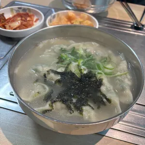 이상조 전통만두국 사진